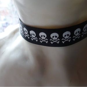 ⭐️[2/$12.00]⭐️ Skull Choker